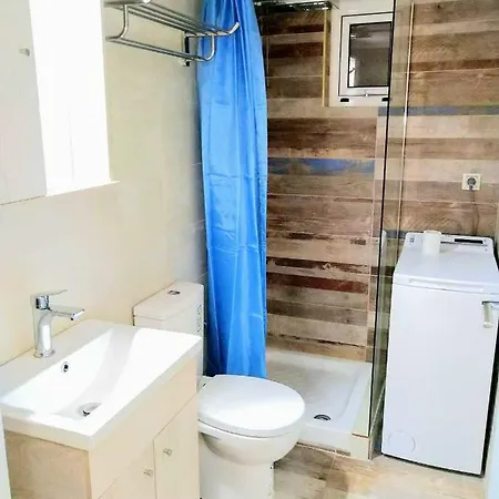 Zamboli Apartman Hriszí Aktí Haniá