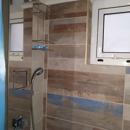 Zamboli Apartman Hriszí Aktí Haniá